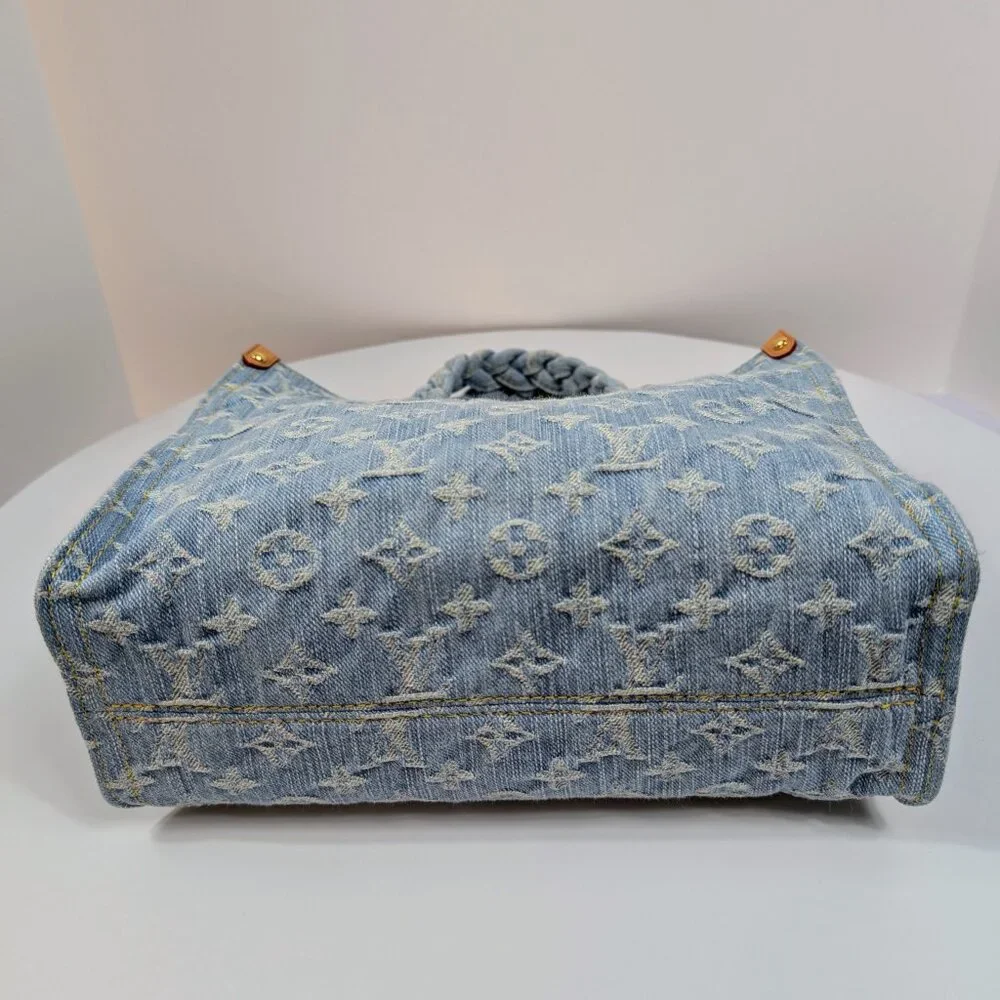 Louis Vuitton "Sky Denim" Jacquard Denim OnTheGo PM Tote Bag - Picture 6 of 15